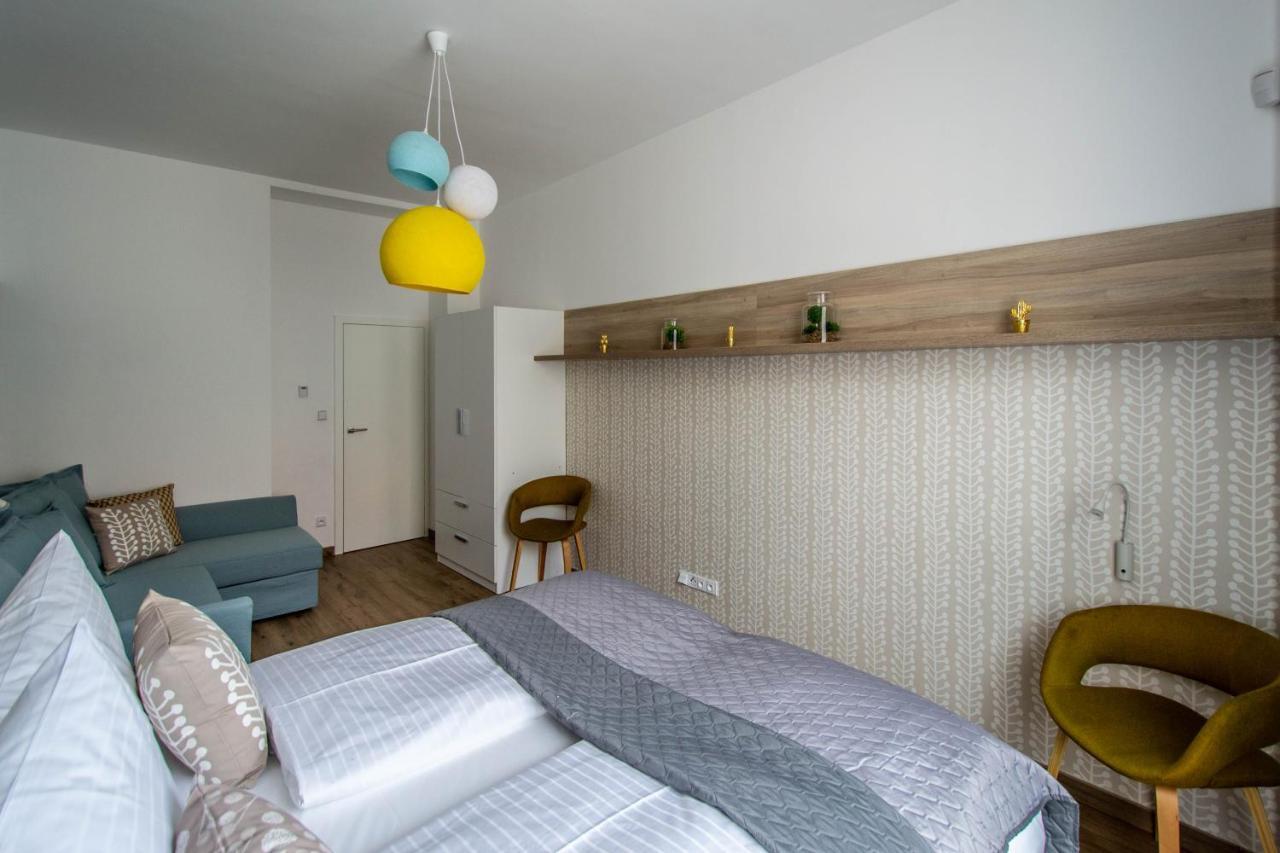 Executive Bright Apt. By Ruterra Praha Bagian luar foto