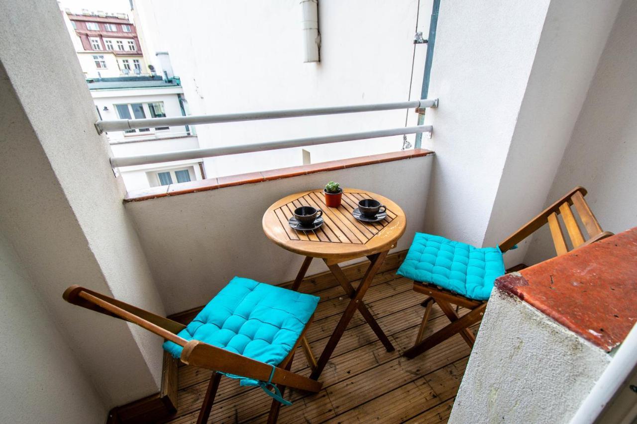 Executive Bright Apt. By Ruterra Praha Bagian luar foto
