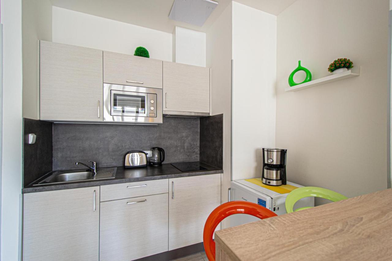 Executive Bright Apt. By Ruterra Praha Bagian luar foto