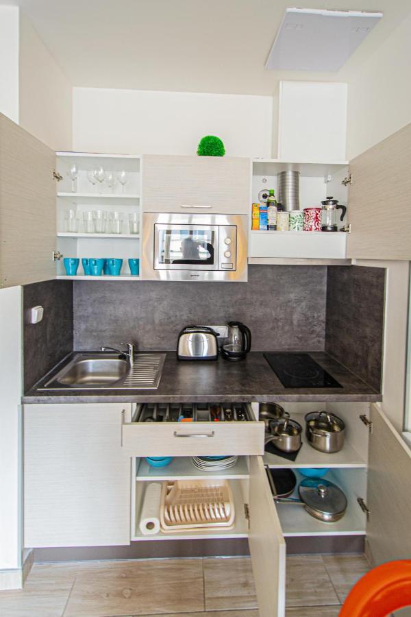 Executive Bright Apt. By Ruterra Praha Bagian luar foto