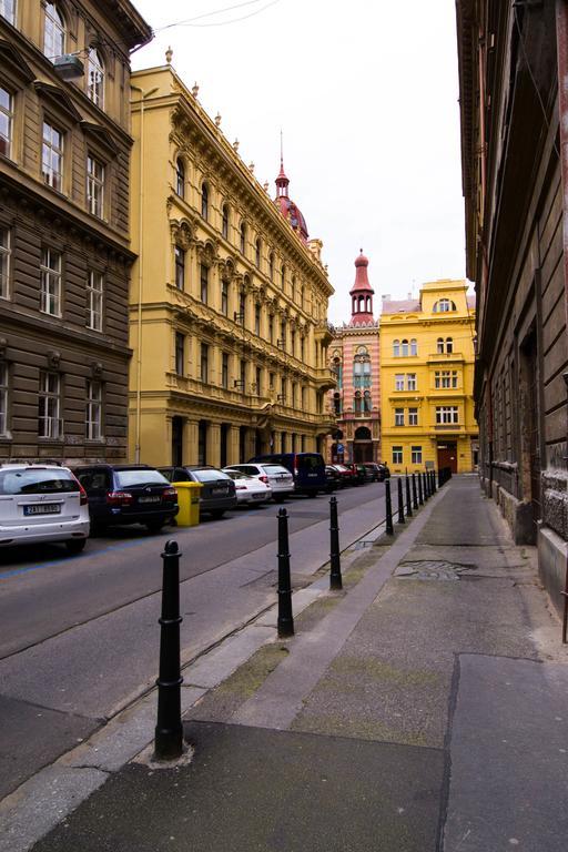 Executive Bright Apt. By Ruterra Praha Bagian luar foto