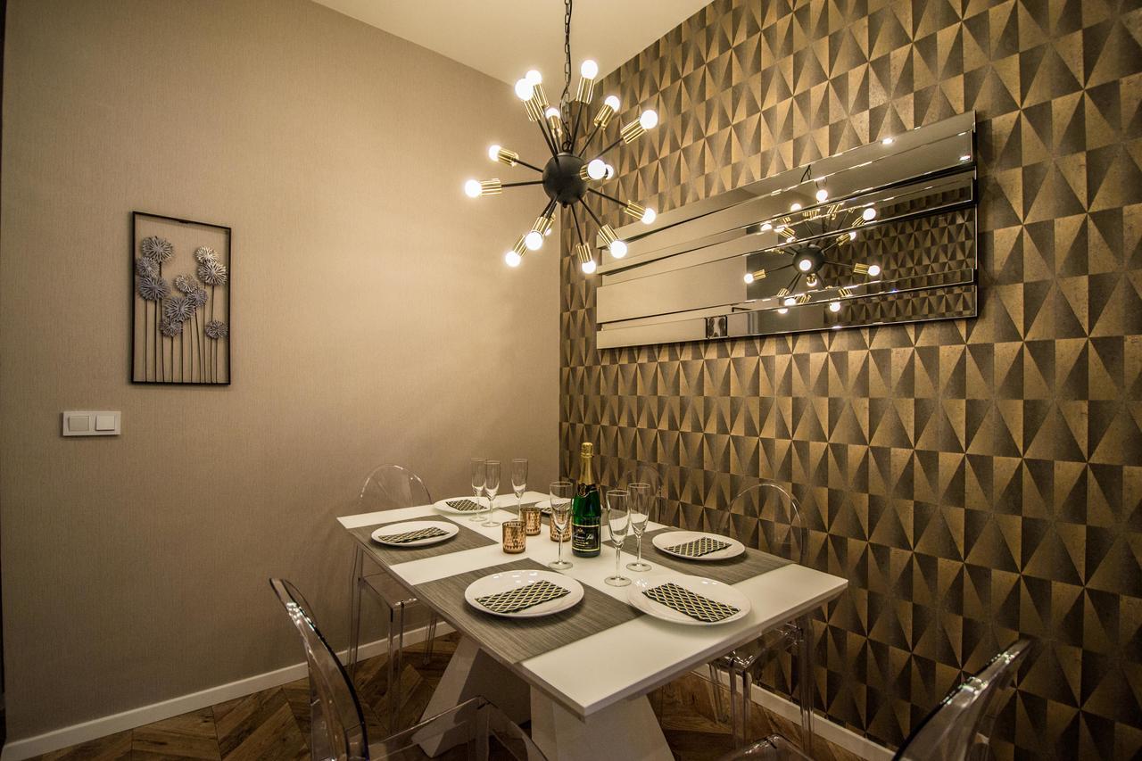 Executive Bright Apt. By Ruterra Praha Bagian luar foto