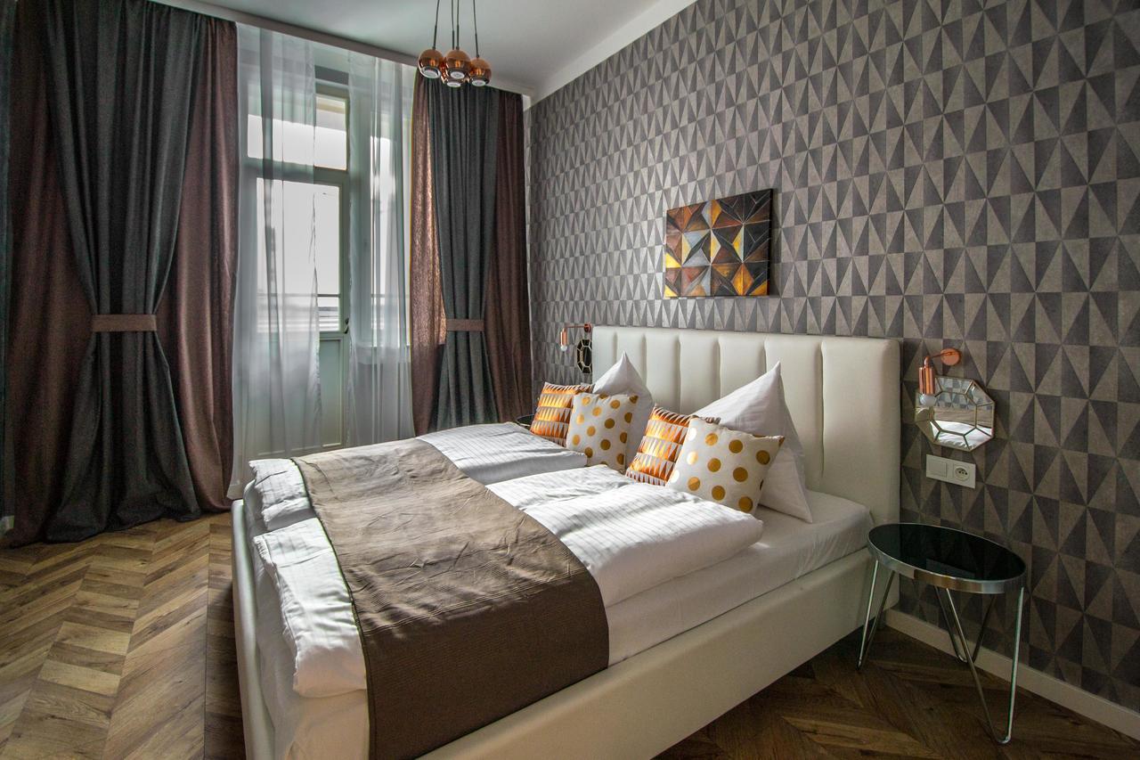 Executive Bright Apt. By Ruterra Praha Bagian luar foto