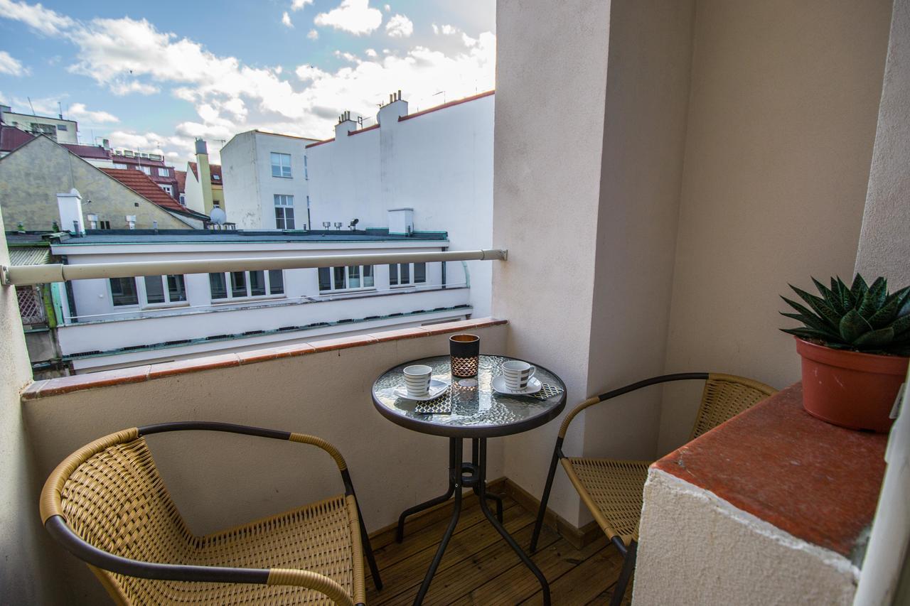 Executive Bright Apt. By Ruterra Praha Bagian luar foto