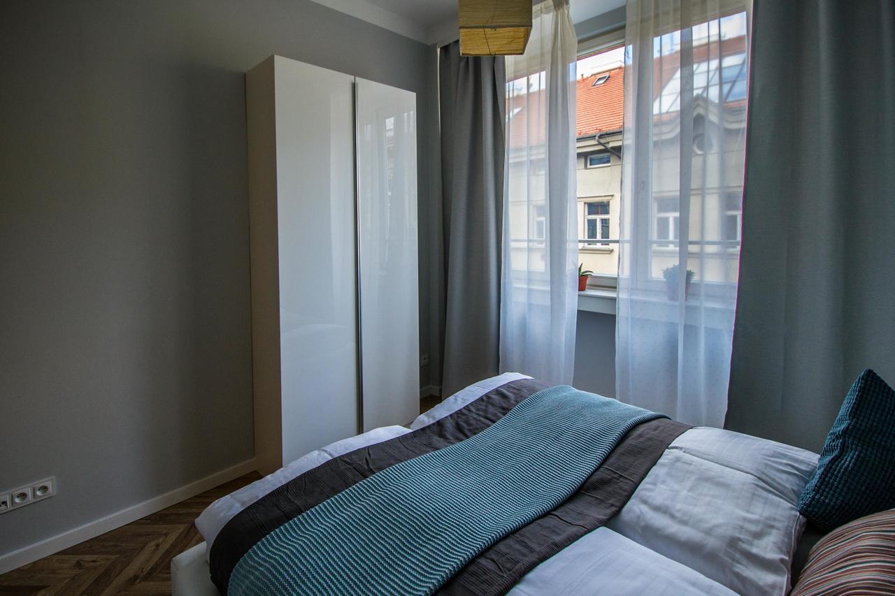 Executive Bright Apt. By Ruterra Praha Bagian luar foto