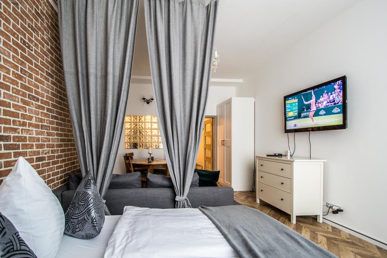 Executive Bright Apt. By Ruterra Praha Bagian luar foto
