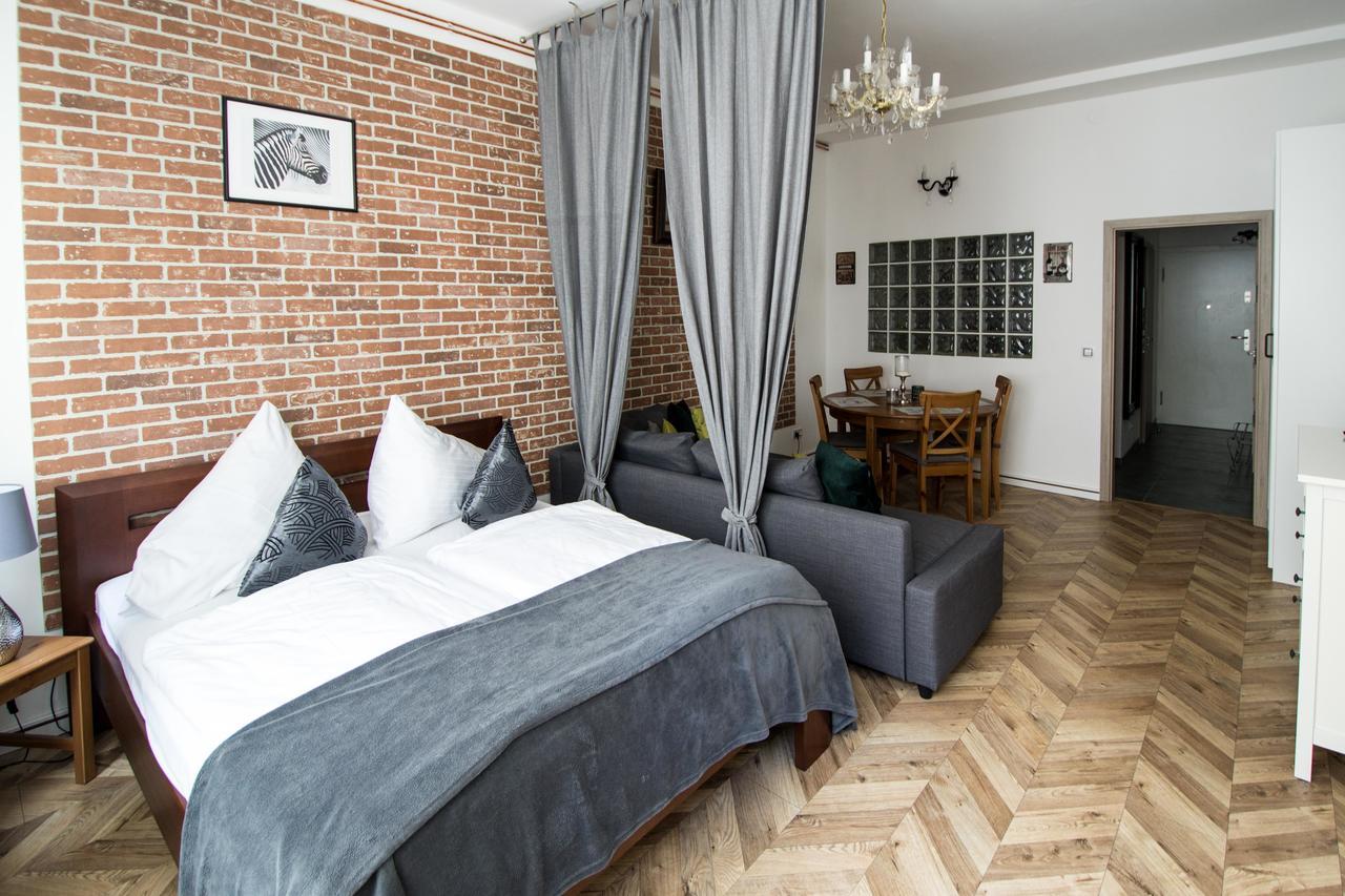 Executive Bright Apt. By Ruterra Praha Bagian luar foto