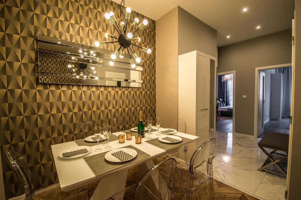 Executive Bright Apt. By Ruterra Praha Bagian luar foto