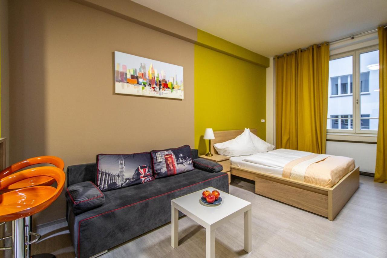 Executive Bright Apt. By Ruterra Praha Bagian luar foto